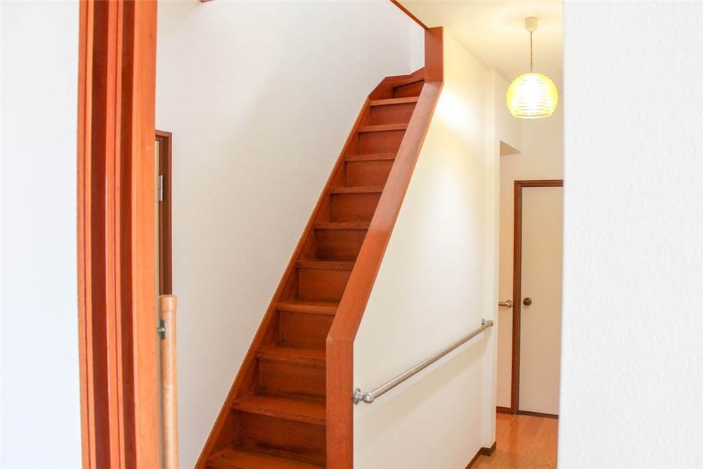 手すりを設置した階段